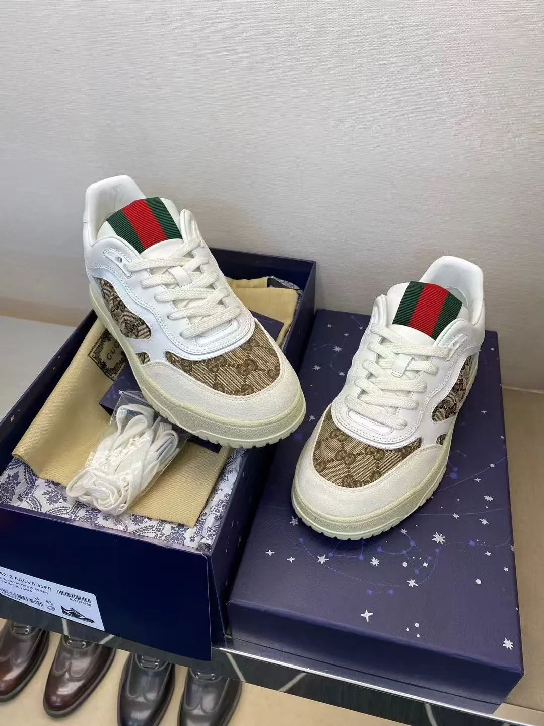 Men's Men's Shoes 💰440 [New Style] 🎍🎍Gucci - New Men's Shoes GUCCI [Lightning] The latest shoes are shipped. Original quality, fashionable, made of special materials, sheepskin lining, brand new packaging. The foot feels super comfortable and the workmanship is impeccable. Size: Male 38-44 (45 can be customized
